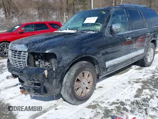2007 Lincoln Navigator z VIN 5LMFU285X7LJ09190, wystawiony jako IAAI lot #41611256 z przebiegiem 185 879 mil mil oraz . Historia ofert i sprzedaży dostępna na DreamBid. Obrazek 2.