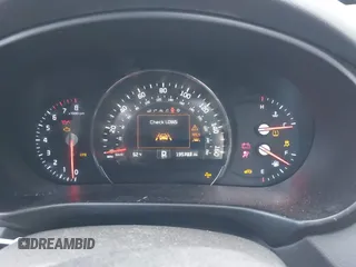 2017 Kia Sorento SX z VIN 5XYPK4A52HG307234, wystawiony jako IAAI lot #41710322 z przebiegiem 195 722 mil mil oraz . Historia ofert i sprzedaży dostępna na DreamBid. Obrazek 7.