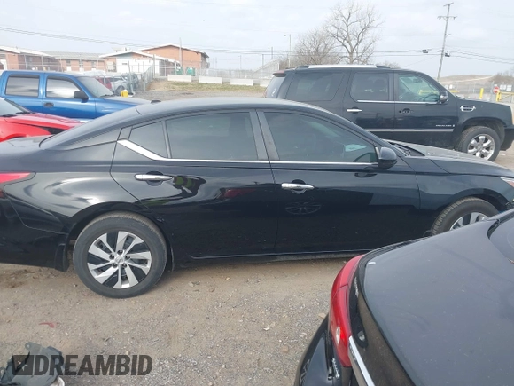 2020 Nissan Altima S with VIN 1N4BL4BV4LC116925, listed as a IAAI auction lot 41794322 with 134,133 mi miles and . Bid and sale history available at DreamBid. Image 14.