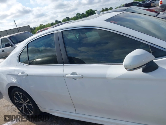 2018 Toyota Camry LE z VIN 4T1B11HK5JU623766, wystawiony jako IAAI lot #41997511 z przebiegiem 146 569 mil mil oraz . Historia ofert i sprzedaży dostępna na DreamBid. Obrazek 13.