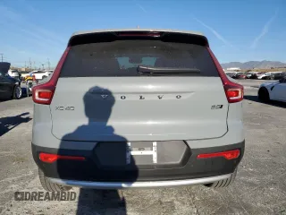 2024 Volvo XC40 Plus Bright Theme с VIN YV4L12UE4R2293380, выставлен на аукционе Copart как лот 87645985 с пробегом 12 288 миль миль и Списание • Salvage title. История ставок и продаж доступна на DreamBid. Изображение 6.