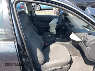 2005 Volkswagen Passat GL z VIN WVWMD63B55E016789, wystawiony jako IAAI lot #42238604 z przebiegiem 150 760 mil mil oraz . Historia ofert i sprzedaży dostępna na DreamBid. Obrazek 5.