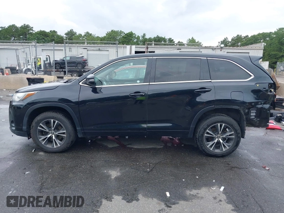 2018 Toyota Highlander LE with VIN 5TDZZRFH2JS246805, listed as a IAAI auction lot 42697587 with 287,457 mi miles and . Bid and sale history available at DreamBid. Image 15.