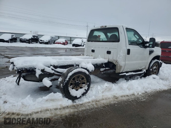 2008 Ford F-350 XL with VIN 1FDSF34518ED31999, listed as a Copart auction lot 43069015 with 274,981 mi miles and Salvage Title. Bid and sale history available at DreamBid. Image 3.