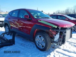 2025 Hyundai Kona SE with VIN KM8HA3AB3SU198369, listed as a IAAI auction lot 41295889 with 935 mi miles. Bid and sale history available at carsss.com. Image 1.