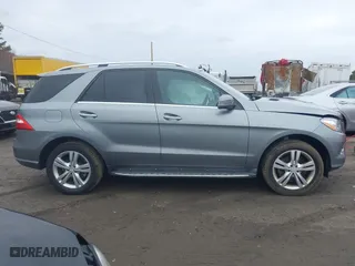 2014 Mercedes-Benz M-Class ML 350 with VIN 4JGDA5HB2EA274377, listed as a IAAI auction lot 42023848 with 126,840 mi miles. Bid and sale history available at carsss.com. Image 13.