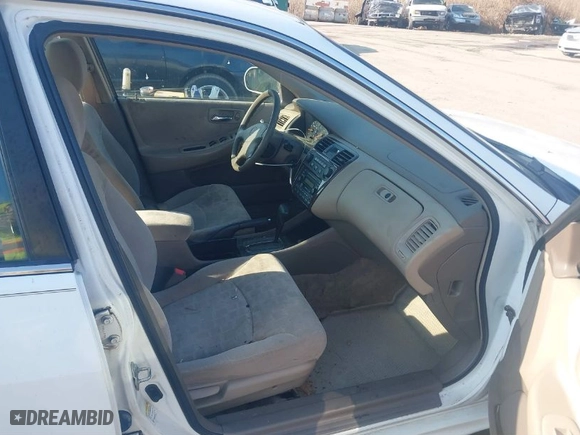 2002 Honda Accord Sdn EX with VIN 1HGCG56602A020944, listed as a IAAI auction lot 41442076 with 208,244 mi miles. Bid and sale history available at carsss.com. Image 5.
