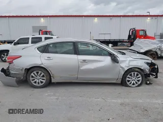 2013 Nissan Altima 2.5 S with VIN 1N4AL3AP3DC255289, listed as a IAAI auction lot 41938965 with 212,727 mi miles and . Bid and sale history available at carsss.com. Image 14.