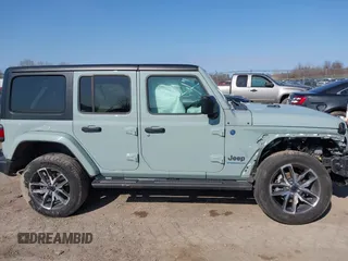 2024 Jeep Wrangler Willys z VIN 1C4RJXN67RW169632, wystawiony jako IAAI lot #42074574 z przebiegiem 18 714 mil mil oraz . Historia ofert i sprzedaży dostępna na DreamBid. Obrazek 14.