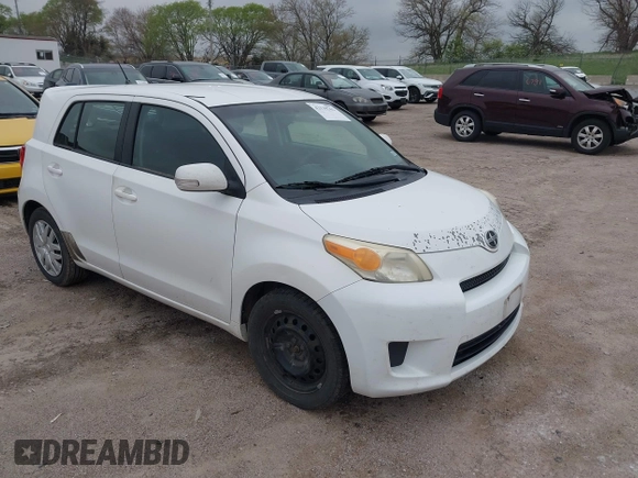 2008 Scion xD z VIN JTKKU10478J028558, wystawiony jako IAAI lot #42139762 z przebiegiem 190 691 mil mil oraz . Historia ofert i sprzedaży dostępna na DreamBid. Obrazek 1.
