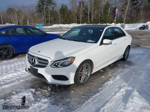 2014 Mercedes-Benz E-Class E 350 Luxury with VIN WDDHF8JB7EB040089, listed as a IAAI auction lot 41566303 with NaN miles. Bid and sale history available at carsss.com. Image 2.