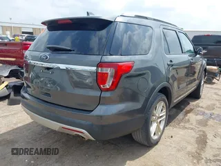 2017 Ford Explorer XLT with VIN 1FM5K7D82HGA76097, listed as a IAAI auction lot 42242169 with Not provided miles and . Bid and sale history available at DreamBid. Image 4.