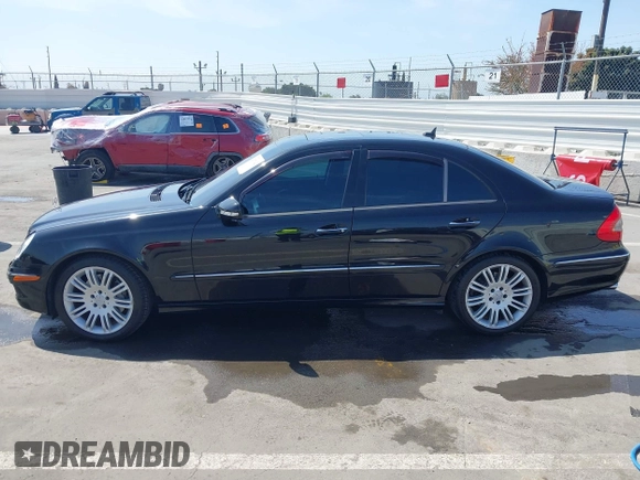 2007 Mercedes-Benz E 350 with VIN WDBUF56X97B133970, listed as a IAAI auction lot 42087042 with 125,113 mi miles and . Bid and sale history available at carsss.com. Image 14.