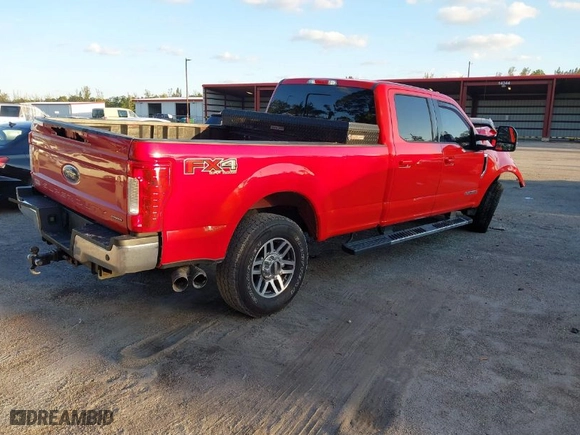 2017 Ford Super Duty F-250 SRW Lariat with VIN 1FT7W2BT5HEB83586, listed as a IAAI auction lot 41902027 with 20,479 mi miles. Bid and sale history available at carsss.com. Image 4.