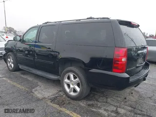 2010 Chevrolet Suburban LT with VIN 1GNUKJE35AR118585, listed as a IAAI auction lot 41730021 with 195,692 mi miles. Bid and sale history available at carsss.com. Image 3.