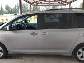 2017 Toyota Sienna LE Auto Access Seat с VIN 5TDKZ3DC4HS828226, выставлен на аукционе IAAI как лот 42283563 с пробегом 19 725 миль миль и . История ставок и продаж доступна на DreamBid. Изображение 14.