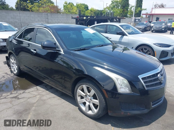 2013 Cadillac ATS z VIN 1G6AA5RA1D0179071, wystawiony jako IAAI lot #42438437 z przebiegiem 97 558 mil mil oraz . Historia ofert i sprzedaży dostępna na DreamBid. Obrazek 1.