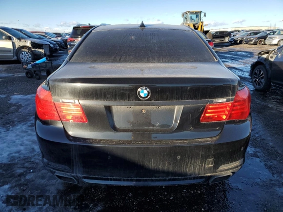 2010 BMW 7 Series 750i xDrive z VIN WBAKC6C5XACL67558, wystawiony jako Copart lot #88550755 z przebiegiem 108 796 mil mil oraz Szkoda całkowita • Salvage title. Historia ofert i sprzedaży dostępna na DreamBid. Obrazek 6.