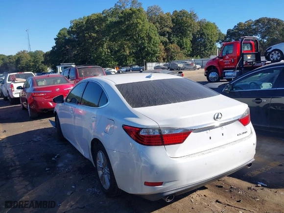 2014 Lexus ES 350 with VIN JTHBK1GG4E2122012, listed as a IAAI auction lot 40638729 with 133,189 mi miles. Bid and sale history available at carsss.com. Image 3.
