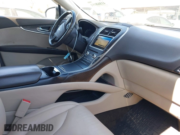 2018 Lincoln MKX Select with VIN 2LMPJ8KR1JBL15072, listed as a IAAI auction lot 41868951 with 125,743 mi miles. Bid and sale history available at carsss.com. Image 5.