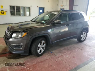 2018 Jeep Compass Latitude z VIN 3C4NJDBBXJT485390, wystawiony jako Copart lot #63635675 z przebiegiem 32 199 mil mil oraz Szkoda całkowita • Salvage title. Historia ofert i sprzedaży dostępna na DreamBid. Obrazek 1.