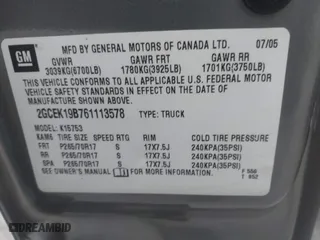 2006 Chevrolet Silverado 1500 LT2 with VIN 2GCEK19B761113578, listed as a IAAI auction lot 41163232 with 67,875 mi miles. Bid and sale history available at carsss.com. Image 9.