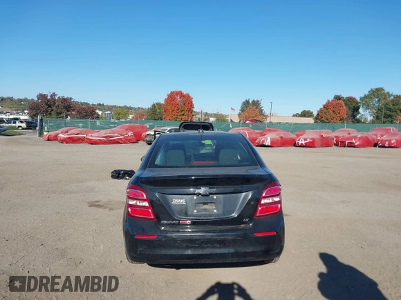 2018 Chevrolet Sonic LT z VIN 1G1JD5SB8J4121320, wystawiony jako IAAI lot #40604581 z przebiegiem 97 602 mil mil oraz . Historia ofert i sprzedaży dostępna na DreamBid. Obrazek 15.