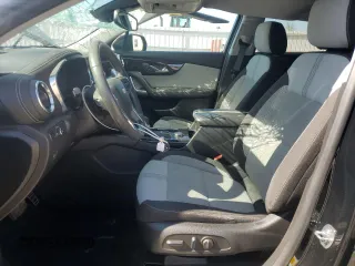 2023 Chevrolet Blazer LT z VIN 3GNKBHR44PS176048, wystawiony jako Copart lot #56569765 z przebiegiem 25 619 mil mil oraz Nie do naprawy • Non repairable. Historia ofert i sprzedaży dostępna na DreamBid. Obrazek 7.