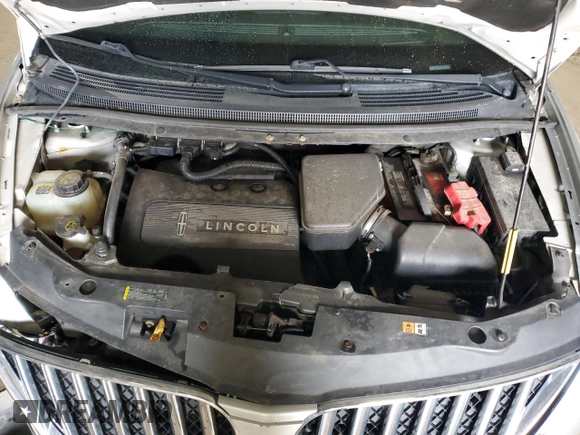 2014 Lincoln MKX z VIN 2LMDJ8JKXEBL01894, wystawiony jako Copart lot #49814095 z przebiegiem 172 949 mil mil oraz Szkoda całkowita • Salvage title. Historia ofert i sprzedaży dostępna na DreamBid. Obrazek 12.