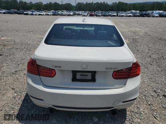2013 BMW 3 Series 335i xDrive z VIN WBA3B9C51DF140819, wystawiony jako Copart lot #54215495 z przebiegiem 138 694 mil mil oraz Szkoda całkowita • Salvage title. Historia ofert i sprzedaży dostępna na DreamBid. Obrazek 6.