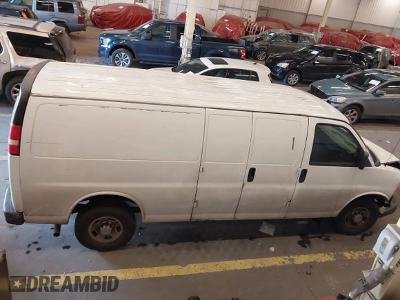 2011 Chevrolet Express Cargo Van with VIN 1GCWGGFAXB1122893, listed as a IAAI auction lot 41695753 with 232,658 mi miles. Bid and sale history available at carsss.com. Image 13.