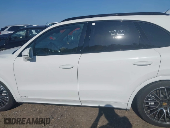 2019 Porsche Cayenne Turbo z VIN WP1AF2AY1KDA80728, wystawiony jako IAAI lot #42262855 z przebiegiem 89 898 mil mil oraz . Historia ofert i sprzedaży dostępna na DreamBid. Obrazek 13.