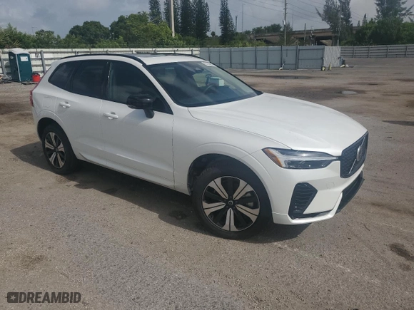 2024 Volvo XC60 Recharge Plug-In Hybrid Core Dark Theme with VIN YV4H60DK1R1723325, listed as a Copart auction lot 63194634 with 2,449 mi miles and Salvage Title. Bid and sale history available at carsss.com. Image 4.