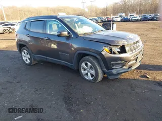 2019 Jeep Compass Latitude with VIN 3C4NJDBB8KT768355, listed as a IAAI auction lot 41480885 with 30,823 mi miles and . Bid and sale history available at carsss.com. Image 1.