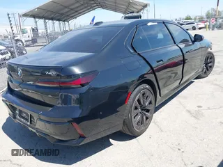 2023 BMW 7 Series 740i с VIN WBA23EH09PCL71147, выставлен на аукционе IAAI как лот 41906244 с пробегом 51 981 миль миль и . История ставок и продаж доступна на DreamBid. Изображение 4.