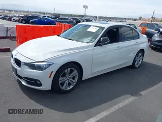 2016 BMW 3 Series 328i z VIN WBA8E9C50GK648594, wystawiony jako IAAI lot #42221766 z przebiegiem 127 590 mil mil oraz . Historia ofert i sprzedaży dostępna na DreamBid. Obrazek 2.