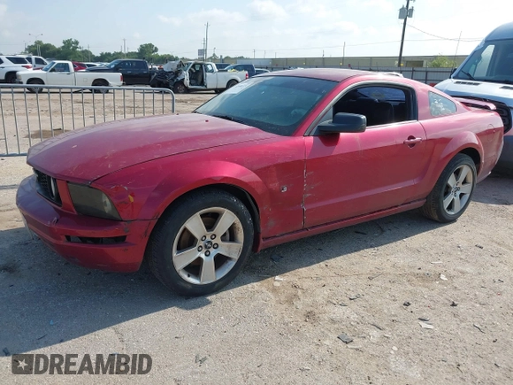 2006 Ford Mustang GT Deluxe с VIN 1ZVFT82H865196619, выставлен на аукционе IAAI как лот 42408724 с пробегом 199 280 миль миль и . История ставок и продаж доступна на DreamBid. Изображение 18.