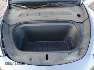 2024 Tesla Model Y Long Range z VIN 7SAYGAEEXRF211507, wystawiony jako Copart lot #56432715 z przebiegiem Nie podano mil oraz Szkoda całkowita • Salvage title. Historia ofert i sprzedaży dostępna na DreamBid. Obrazek 12.