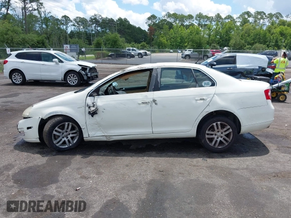 2007 Volkswagen Jetta Wolfsburg Edition with VIN 3VWEF71K77M167750, listed as a IAAI auction lot 42495903 with 136,247 mi miles and . Bid and sale history available at DreamBid. Image 14.