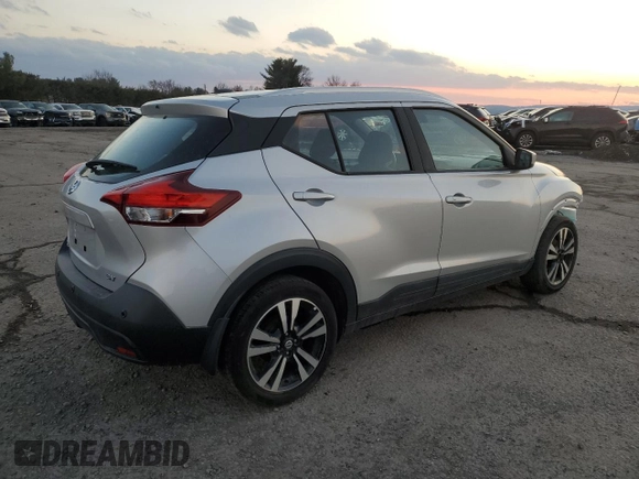 2020 Nissan Kicks SV z VIN 3N1CP5CV2LL528257, wystawiony jako Copart lot #75039374 z przebiegiem 65 652 mil mil oraz Szkoda całkowita • Salvage title. Historia ofert i sprzedaży dostępna na DreamBid. Obrazek 3.
