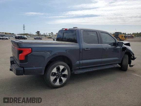 2022 Ford F-150 Lightning Pro z VIN 1FT6W1EV7NWG10601, wystawiony jako Copart lot #55057445 z przebiegiem Nie podano mil oraz Szkoda całkowita • Salvage title. Historia ofert i sprzedaży dostępna na DreamBid. Obrazek 3.