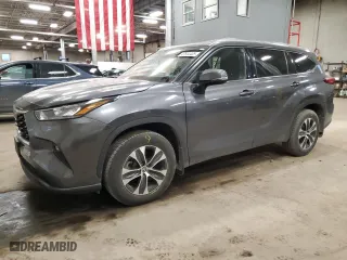 2020 Toyota Highlander XLE with VIN 5TDGZRBH3LS017789, listed as a Copart auction lot 47644425 with 99,548 mi miles and Salvage Title. Bid and sale history available at carsss.com. Image 1.