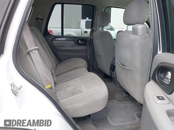 2005 GMC Envoy SLE z VIN 1GKDT13S652279384, wystawiony jako IAAI lot #42208597 z przebiegiem 147 036 mil mil oraz . Historia ofert i sprzedaży dostępna na DreamBid. Obrazek 8.