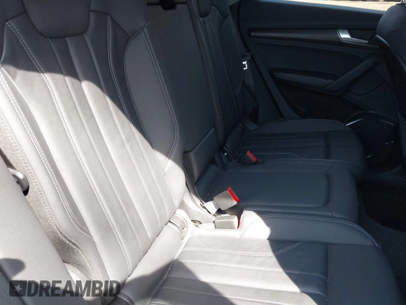 2024 Audi Q5 S line Premium z VIN WA1GAAFY8R2072137, wystawiony jako IAAI lot #41993895 z przebiegiem 28 437 mil mil oraz . Historia ofert i sprzedaży dostępna na DreamBid. Obrazek 8.