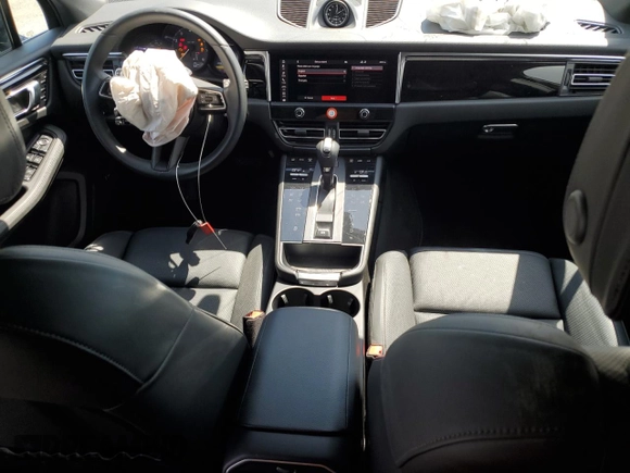 2022 Porsche Macan z VIN WP1AA2A51NLB06422, wystawiony jako Copart lot #52024635 z przebiegiem 8 090 mil mil oraz Szkoda całkowita • Salvage title. Historia ofert i sprzedaży dostępna na DreamBid. Obrazek 8.