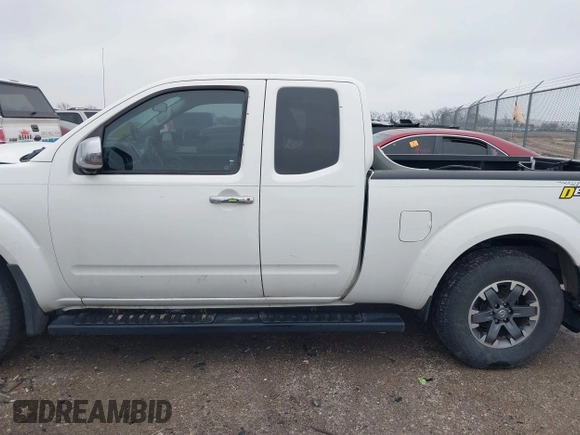2017 Nissan Frontier SV z VIN 1N6AD0CU6HN771615, wystawiony jako IAAI lot #41552941 z przebiegiem 120 919 mil mil oraz . Historia ofert i sprzedaży dostępna na DreamBid. Obrazek 14.
