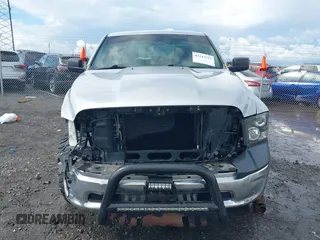 2017 Ram 1500 SSV z VIN 1C6RR7XT6HS675459, wystawiony jako IAAI lot #42247913 z przebiegiem 107 527 mil mil oraz . Historia ofert i sprzedaży dostępna na DreamBid. Obrazek 13.