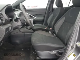 2020 Nissan Kicks S z VIN 3N1CP5BV2LL543326, wystawiony jako Copart lot #44698595 z przebiegiem 69 806 mil mil oraz Czysty tytuł • Clean title. Historia ofert i sprzedaży dostępna na DreamBid. Obrazek 7.