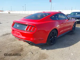 2015 Ford Mustang EcoBoost z VIN 1FA6P8TH2F5305684, wystawiony jako IAAI lot #42134264 z przebiegiem 108 910 mil mil oraz . Historia ofert i sprzedaży dostępna na DreamBid. Obrazek 4.