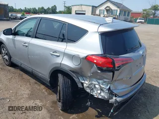 2018 Toyota RAV4 LE с VIN 2T3BFREV9JW854823, выставлен на аукционе IAAI как лот 42424764 с пробегом 48 727 миль миль и . История ставок и продаж доступна на DreamBid. Изображение 6.